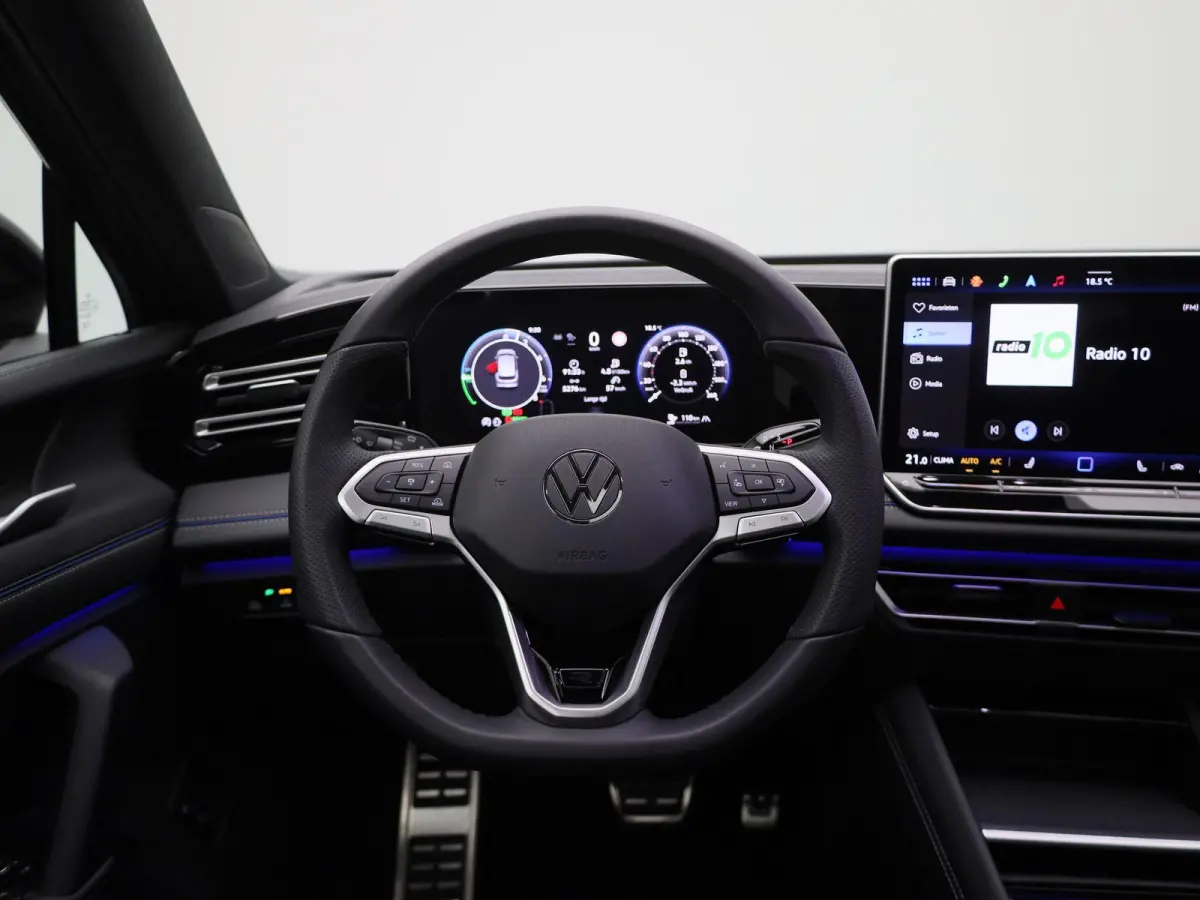 1.5 eHybrid R-Line Edition 204 PK| Origineel Nederlands | 1e Eigenaar | Navigatie | Achteruitrijcamera | Digitale Cockpit | Black Style | Dodehoekdetectie