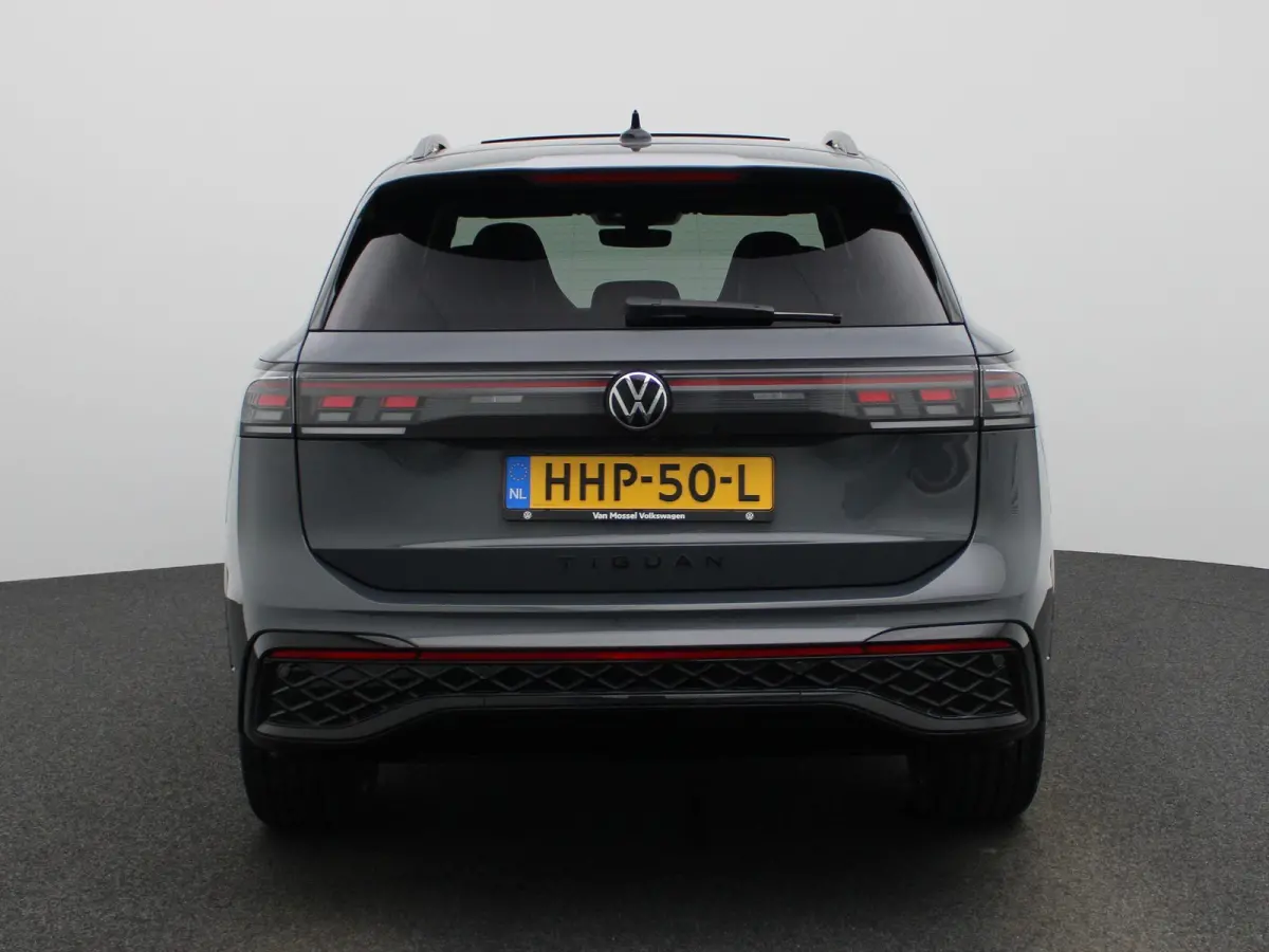 1.5 eHybrid R-Line Edition 204 PK| Origineel Nederlands | 1e Eigenaar | Navigatie | Achteruitrijcamera | Digitale Cockpit | Black Style | Dodehoekdetectie