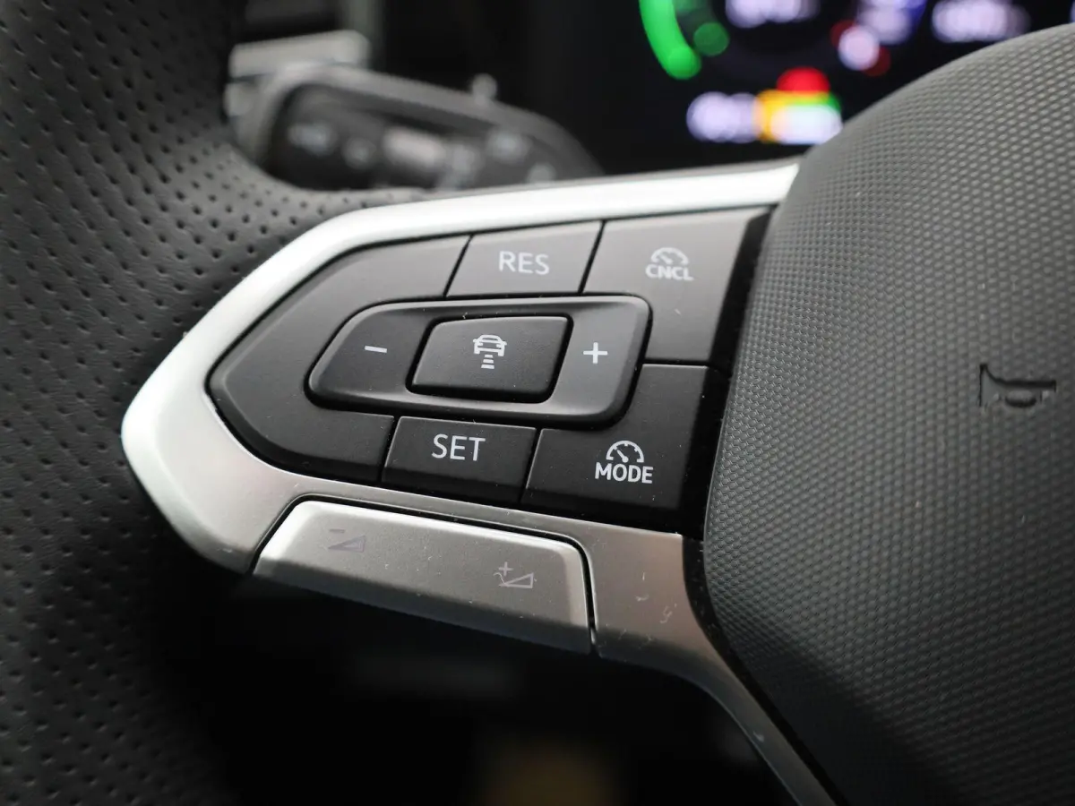 1.5 eHybrid R-Line Edition 204 PK| Origineel Nederlands | 1e Eigenaar | Navigatie | Achteruitrijcamera | Digitale Cockpit | Black Style | Dodehoekdetectie