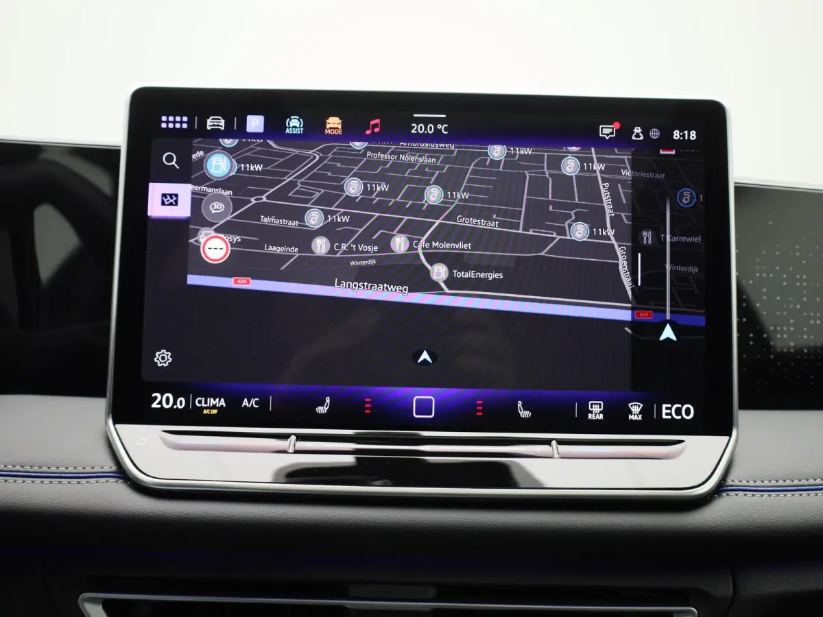 1.5 eHybrid R-Line Edition 204 PK| Origineel Nederlands | 1e Eigenaar | Panoramdak | Navigatie | Achteruitrijcamera | Achterklep Elektrisch | Stoelverwarming | Stuurwielverwarming