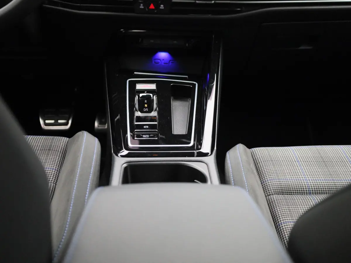 1.5 eHybrid GTE 272 PK| Origineel Nederlands | 1e Eigenaar | Navigatie | Stoelverwarming | Stuurwielverwarming | Achteruitrijcamera | Dodehoekdetectie