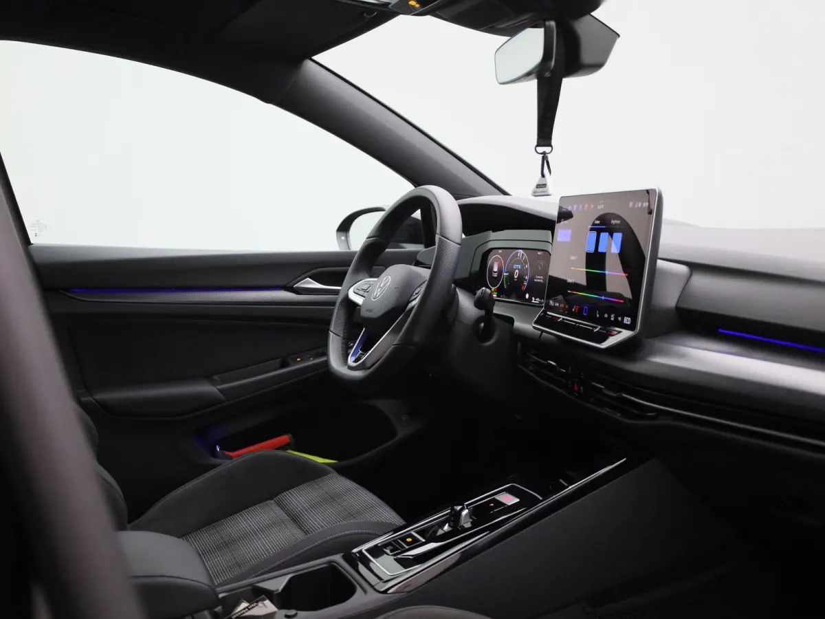 1.5 eHybrid GTE 272 PK| Origineel Nederlands | 1e Eigenaar | Navigatie | Stoelverwarming | Stuurwielverwarming | Achteruitrijcamera | Dodehoekdetectie