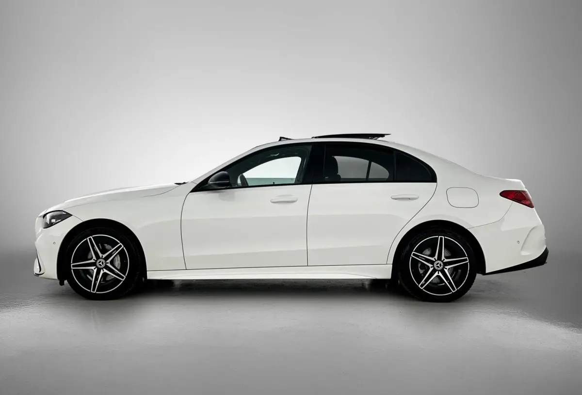 300 e AMG Line 313PK | Automaat | Elektrisch Panoramadak | Achteruitrij Camera | Night Pakket | Elektrische stoelen | Apple Carplay | Android Auto | Elektrische Trekhaak ||