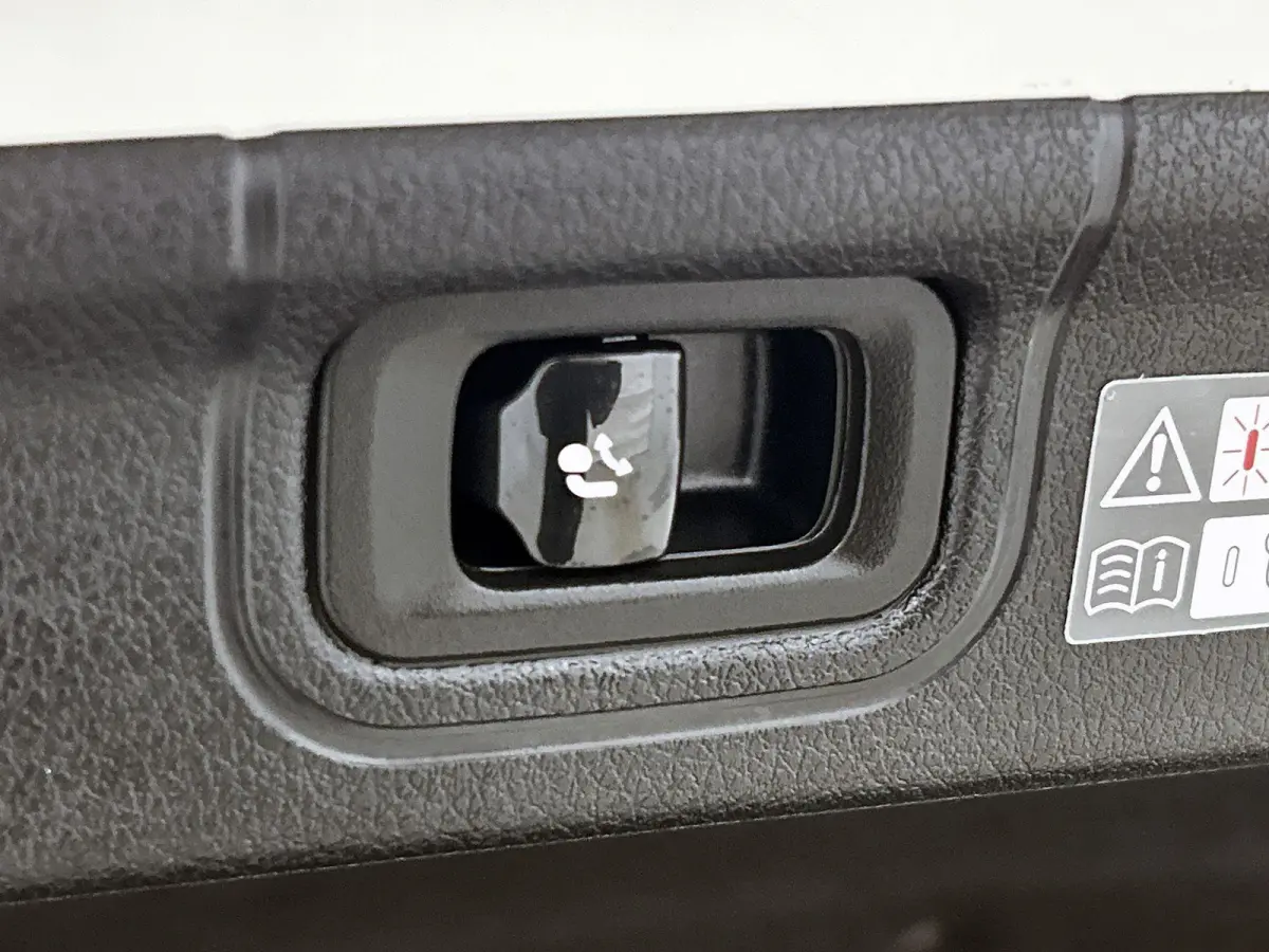 300 e AMG Line 313PK | Automaat | Elektrisch Panoramadak | Achteruitrij Camera | Night Pakket | Elektrische stoelen | Apple Carplay | Android Auto | Elektrische Trekhaak ||