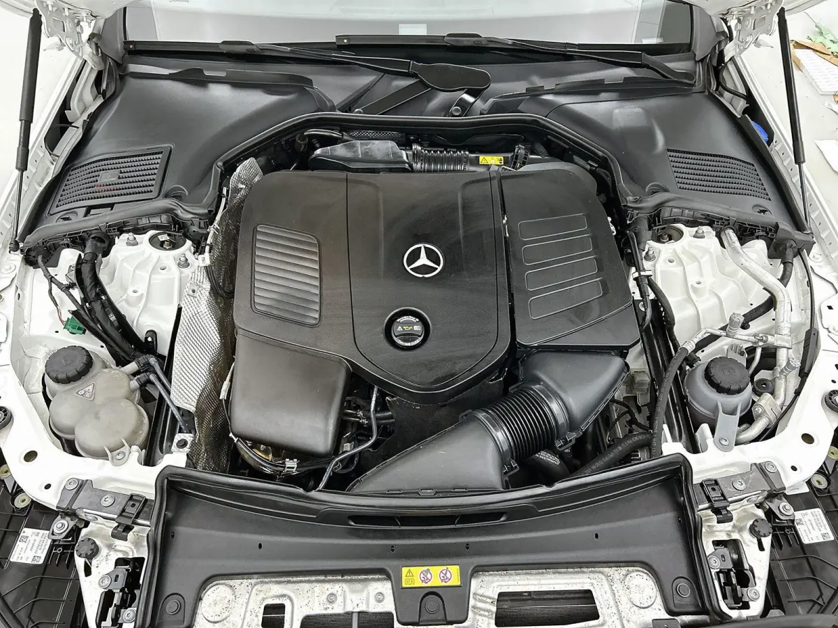 300 e AMG Line 313PK | Automaat | Elektrisch Panoramadak | Achteruitrij Camera | Night Pakket | Elektrische stoelen | Apple Carplay | Android Auto | Elektrische Trekhaak ||