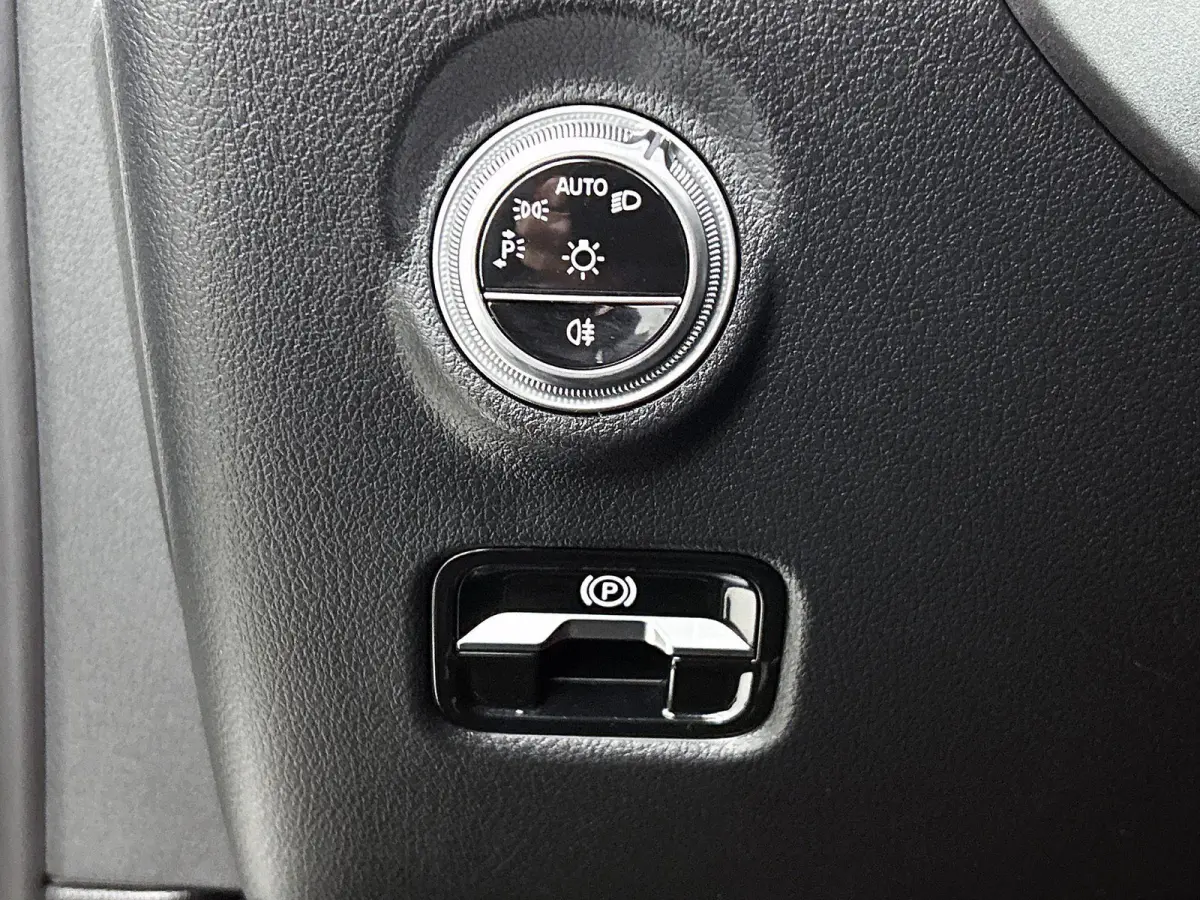 300 e AMG Line 313PK | Automaat | Elektrisch Panoramadak | Achteruitrij Camera | Night Pakket | Elektrische stoelen | Apple Carplay | Android Auto | Elektrische Trekhaak ||