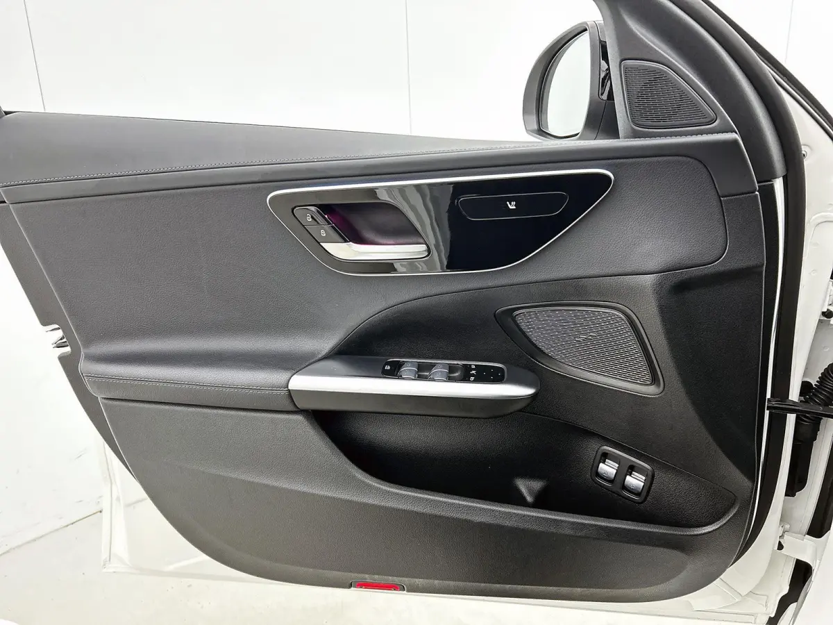 300 e AMG Line 313PK | Automaat | Elektrisch Panoramadak | Achteruitrij Camera | Night Pakket | Elektrische stoelen | Apple Carplay | Android Auto | Elektrische Trekhaak ||