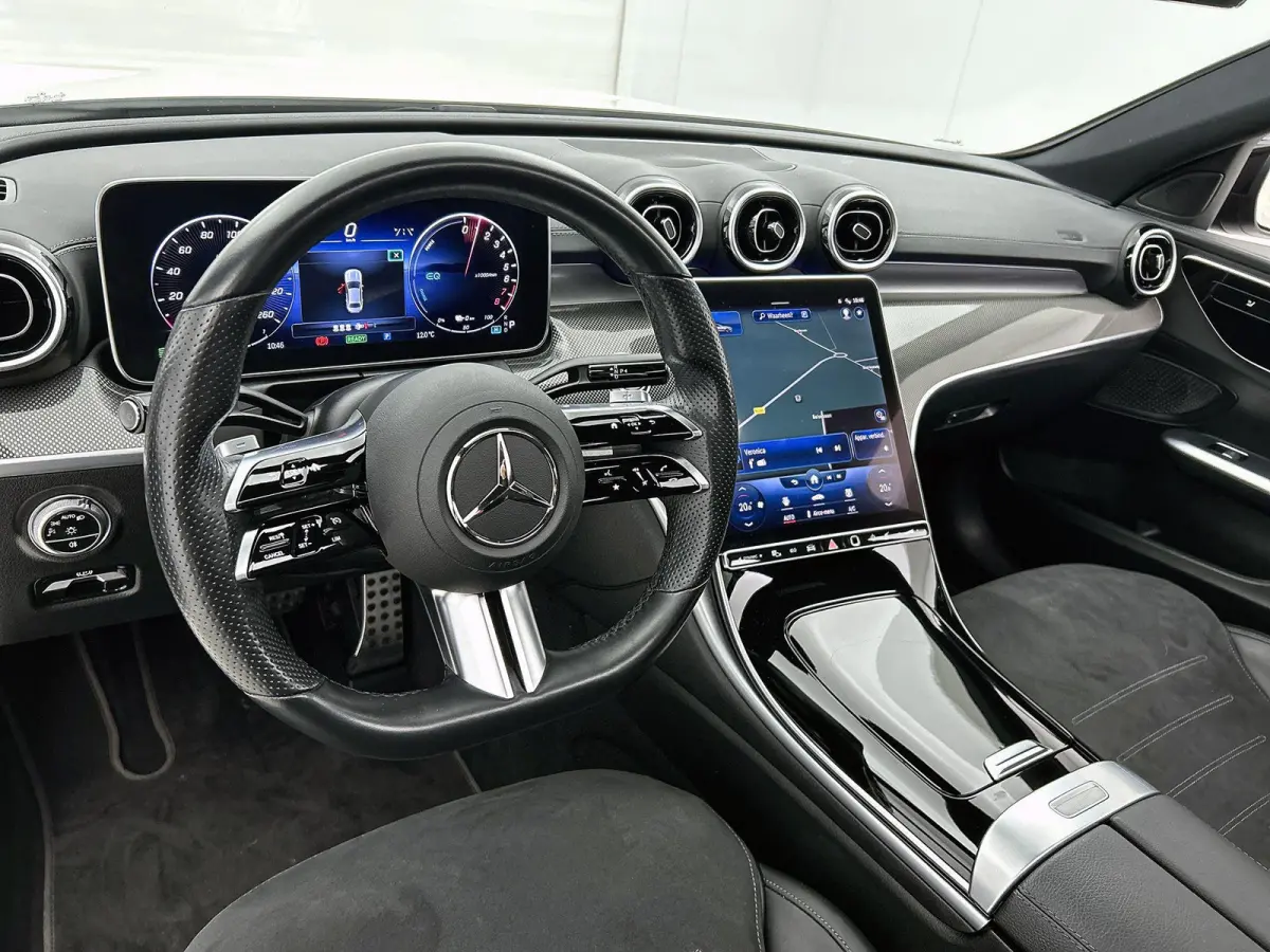 300 e AMG Line 313PK | Automaat | Elektrisch Panoramadak | Achteruitrij Camera | Night Pakket | Elektrische stoelen | Apple Carplay | Android Auto | Elektrische Trekhaak ||