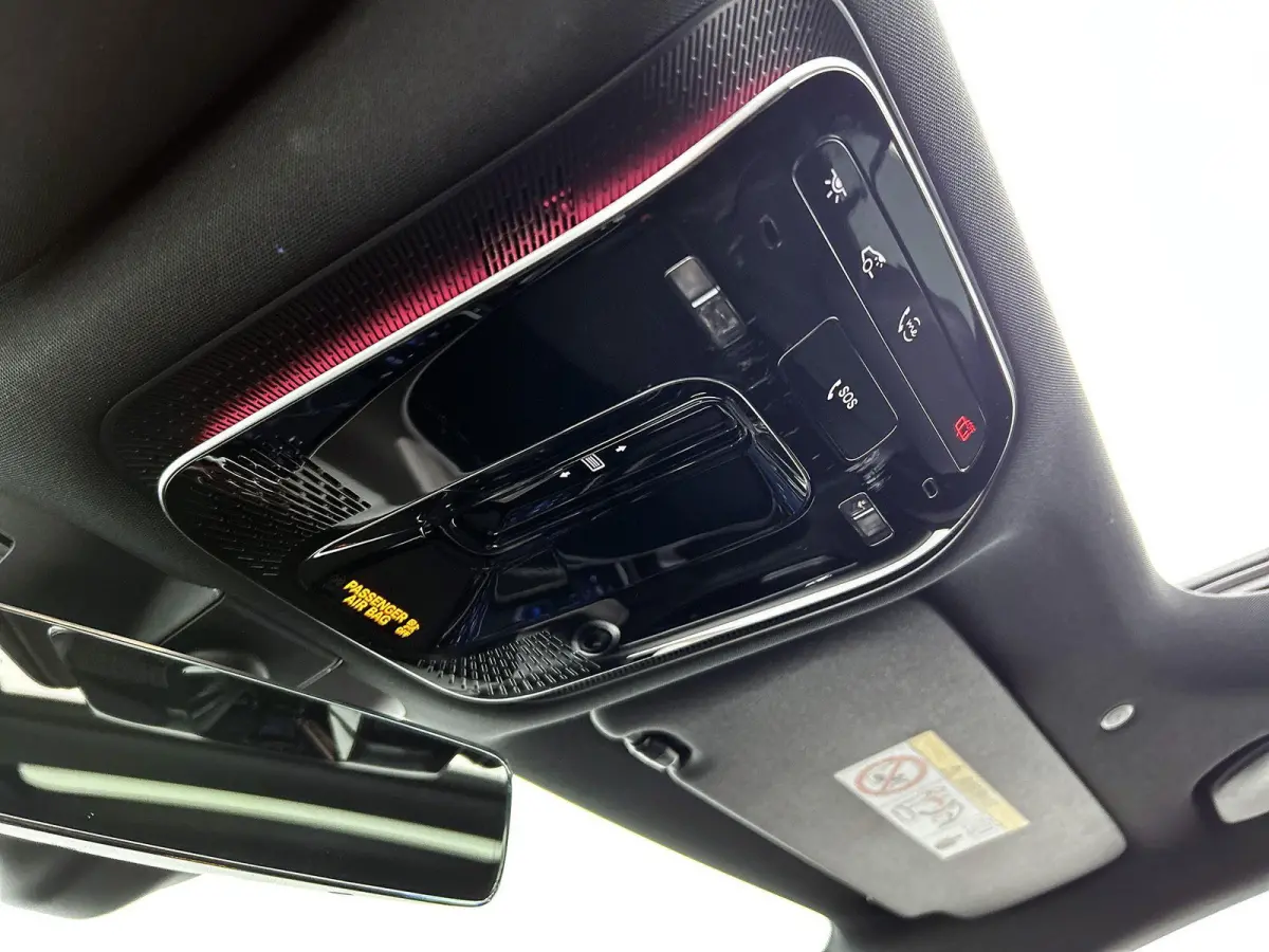 300 e AMG Line 313PK | Automaat | Elektrisch Panoramadak | Achteruitrij Camera | Night Pakket | Elektrische stoelen | Apple Carplay | Android Auto | Elektrische Trekhaak ||