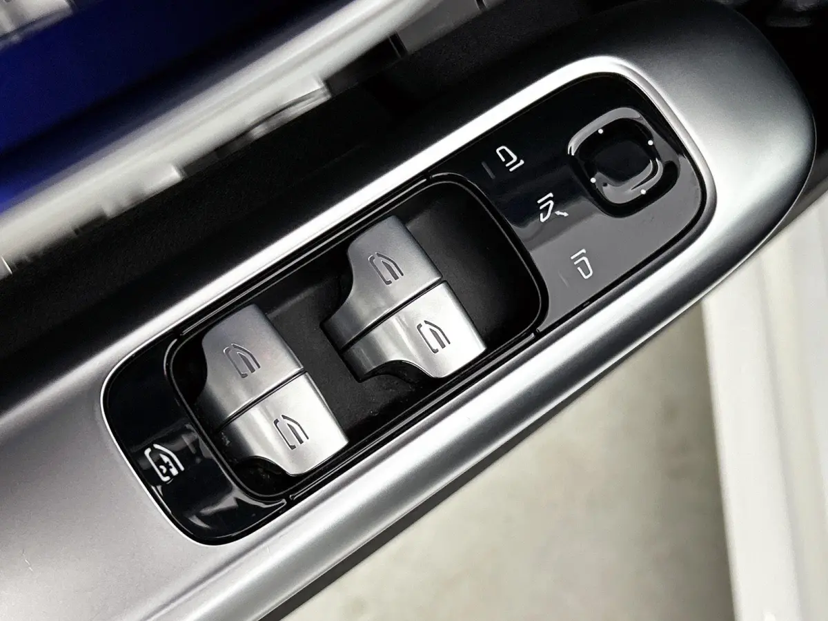300 e AMG Line 313PK | Automaat | Elektrisch Panoramadak | Achteruitrij Camera | Night Pakket | Elektrische stoelen | Apple Carplay | Android Auto | Elektrische Trekhaak ||