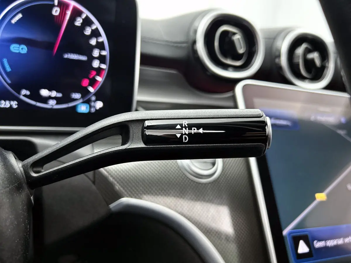 300 e AMG Line 313PK | Automaat | Elektrisch Panoramadak | Achteruitrij Camera | Night Pakket | Elektrische stoelen | Apple Carplay | Android Auto | Elektrische Trekhaak ||