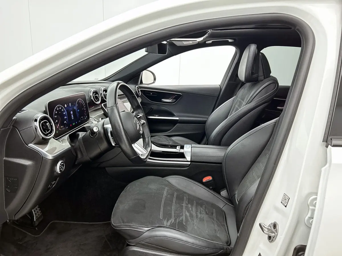 300 e AMG Line 313PK | Automaat | Elektrisch Panoramadak | Achteruitrij Camera | Night Pakket | Elektrische stoelen | Apple Carplay | Android Auto | Elektrische Trekhaak ||