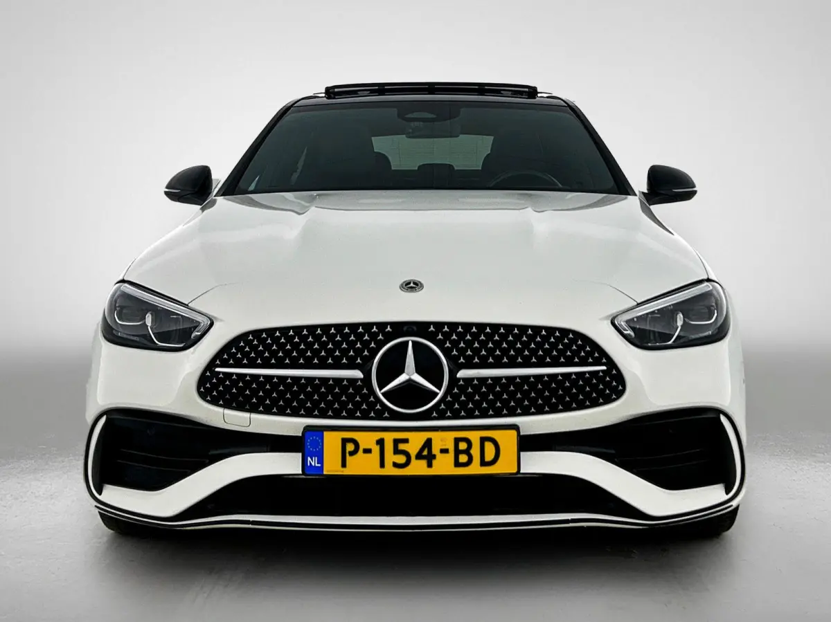 300 e AMG Line 313PK | Automaat | Elektrisch Panoramadak | Achteruitrij Camera | Night Pakket | Elektrische stoelen | Apple Carplay | Android Auto | Elektrische Trekhaak ||