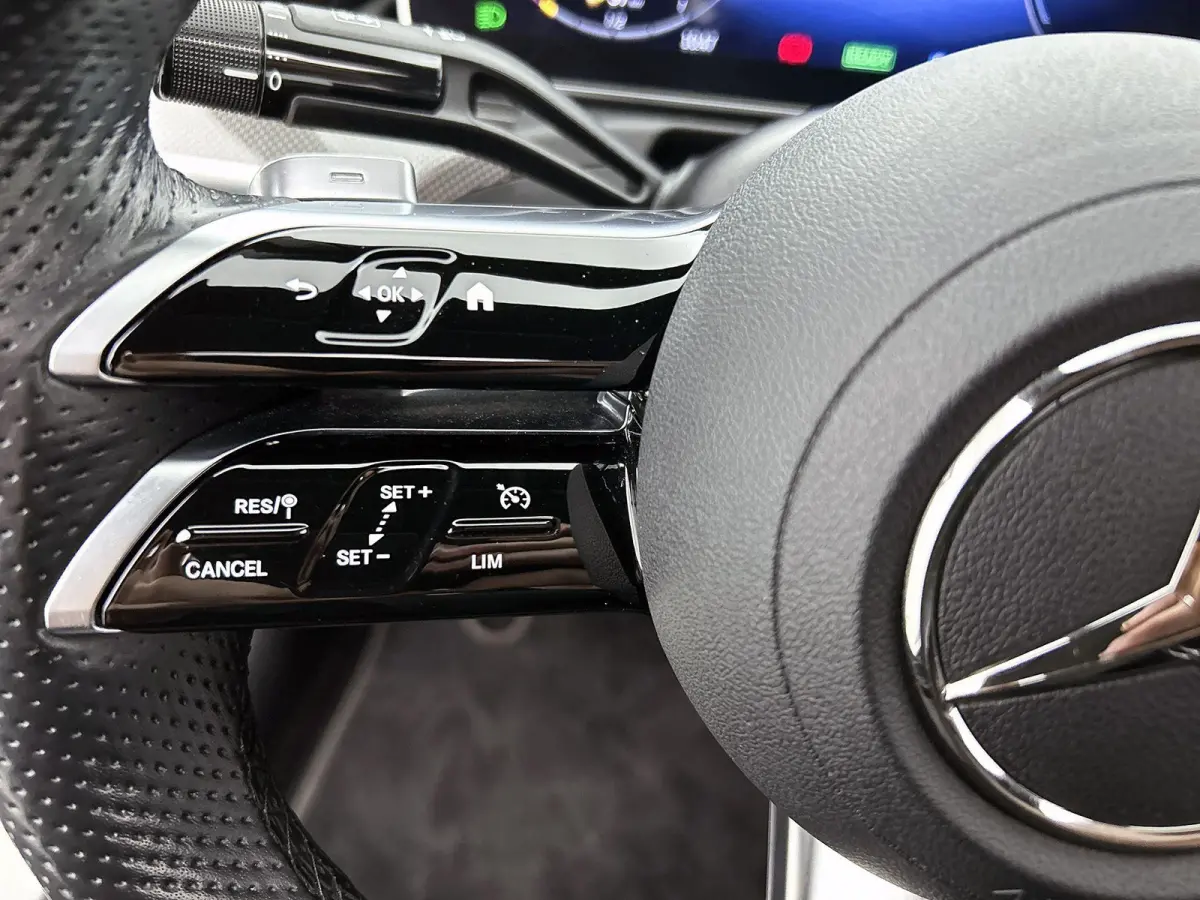 300 e AMG Line 313PK | Automaat | Elektrisch Panoramadak | Achteruitrij Camera | Night Pakket | Elektrische stoelen | Apple Carplay | Android Auto | Elektrische Trekhaak ||