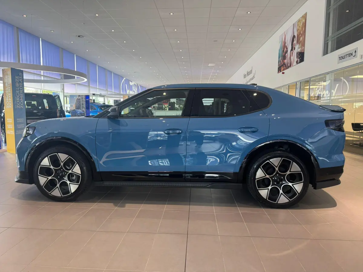 Collection Extended Range RWD 79 kWh | Nieuwe kleur!! | Elektr. Bestuurdersstoel met Memory | 21* LMV | Sportieve Bodykit | Verwarmbare Voorstoelen en Stuurwiel | B&O |