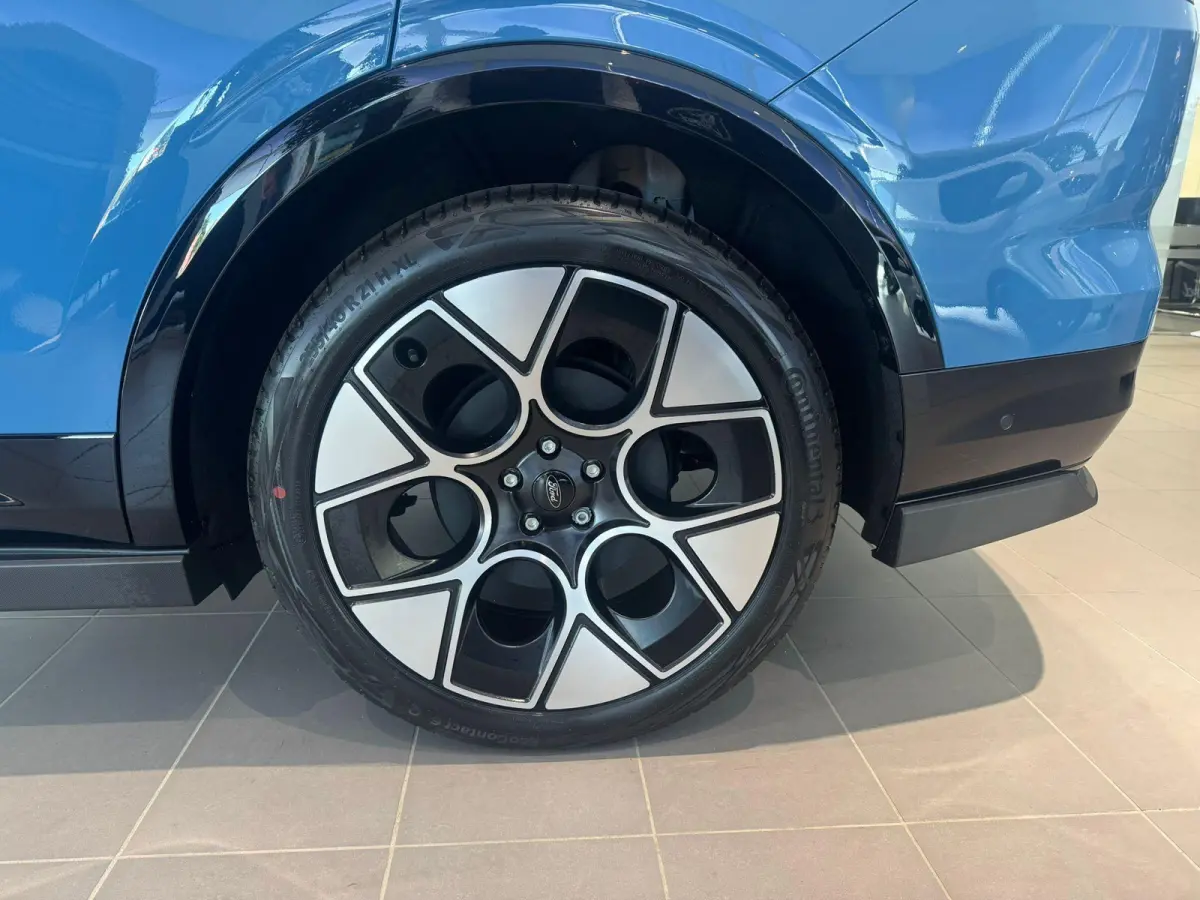 Collection Extended Range RWD 79 kWh | Nieuwe kleur!! | Elektr. Bestuurdersstoel met Memory | 21* LMV | Sportieve Bodykit | Verwarmbare Voorstoelen en Stuurwiel | B&O |
