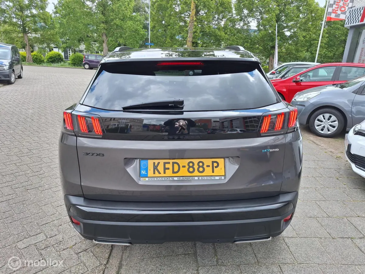 1.6 HYbrid 225 GT • Panoramadak • ACC •