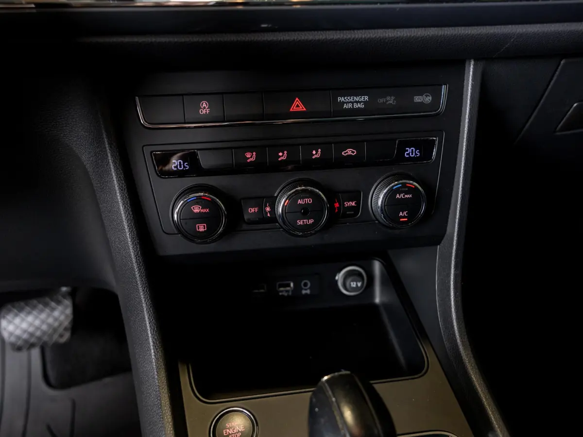 1.4 EcoTSI Style Business Intense / 150pk / Trekhaak / Achteruitrij camera / Virtual dashboard /