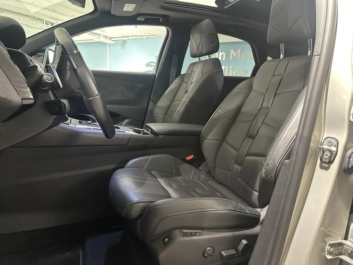 E-Tense 300 4x4 Opéra