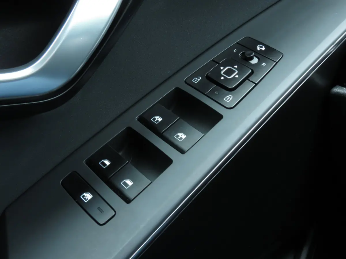 1.6 GDi Hybrid DynamicLine | TREKHAAK | NIEUWE MODEL | CAMERA | NAVI | LEDER | CARPLAY | DAB | DEALER ONDERHOUDEN |