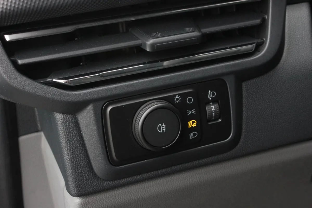 Cust. 340 L2H1 Limited 71kWh 218PK / JB- EDITON / CAMERA / 370KM RANGE / APPLE CARPLAY /DRIVERS- PACK /FULL OPTION