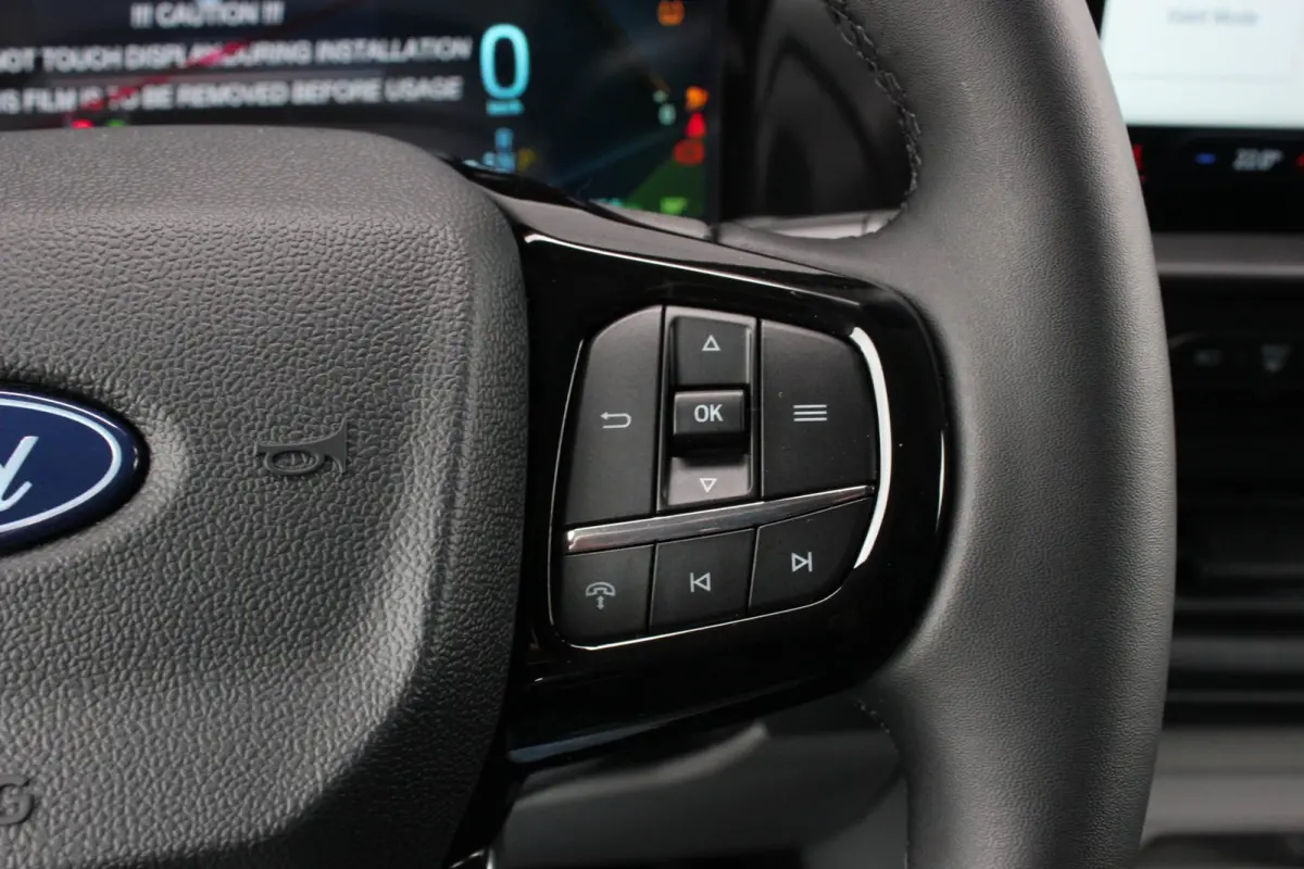 Cust. 340 L2H1 Limited 71kWh 218PK / JB- EDITON / CAMERA / 370KM RANGE / APPLE CARPLAY /DRIVERS- PACK /FULL OPTION