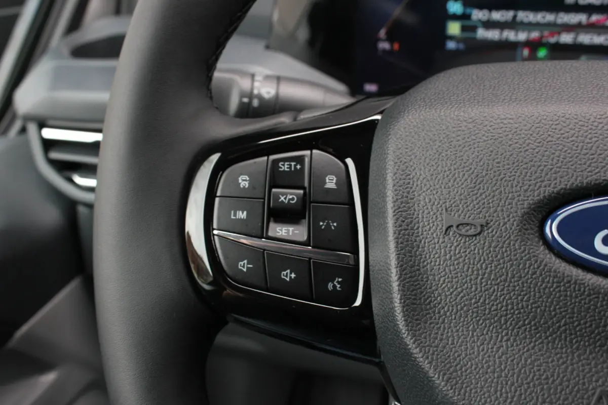 Cust. 340 L2H1 Limited 71kWh 218PK / JB- EDITON / CAMERA / 370KM RANGE / APPLE CARPLAY /DRIVERS- PACK /FULL OPTION