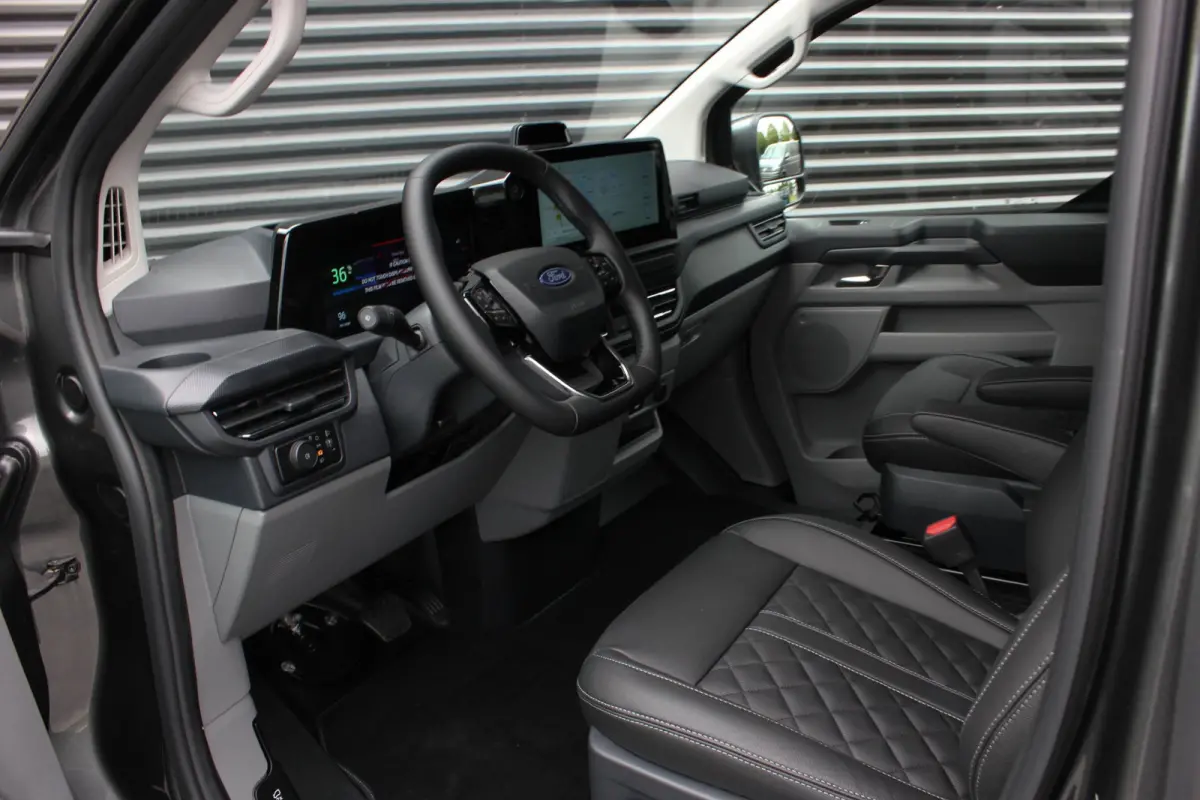 Cust. 340 L2H1 Limited 71kWh 218PK / JB- EDITON / CAMERA / 370KM RANGE / APPLE CARPLAY /DRIVERS- PACK /FULL OPTION