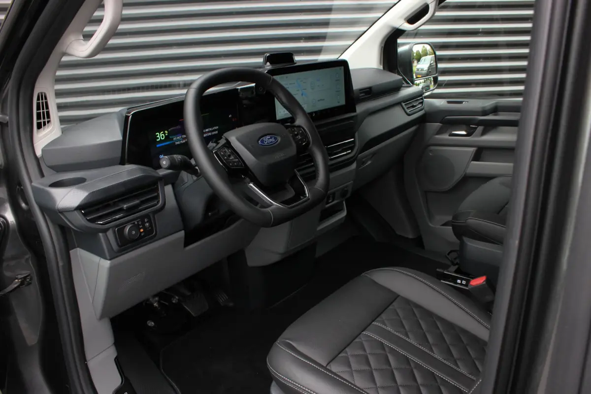 Cust. 340 L2H1 Limited 71kWh 218PK / JB- EDITON / CAMERA / 370KM RANGE / APPLE CARPLAY /DRIVERS- PACK /FULL OPTION
