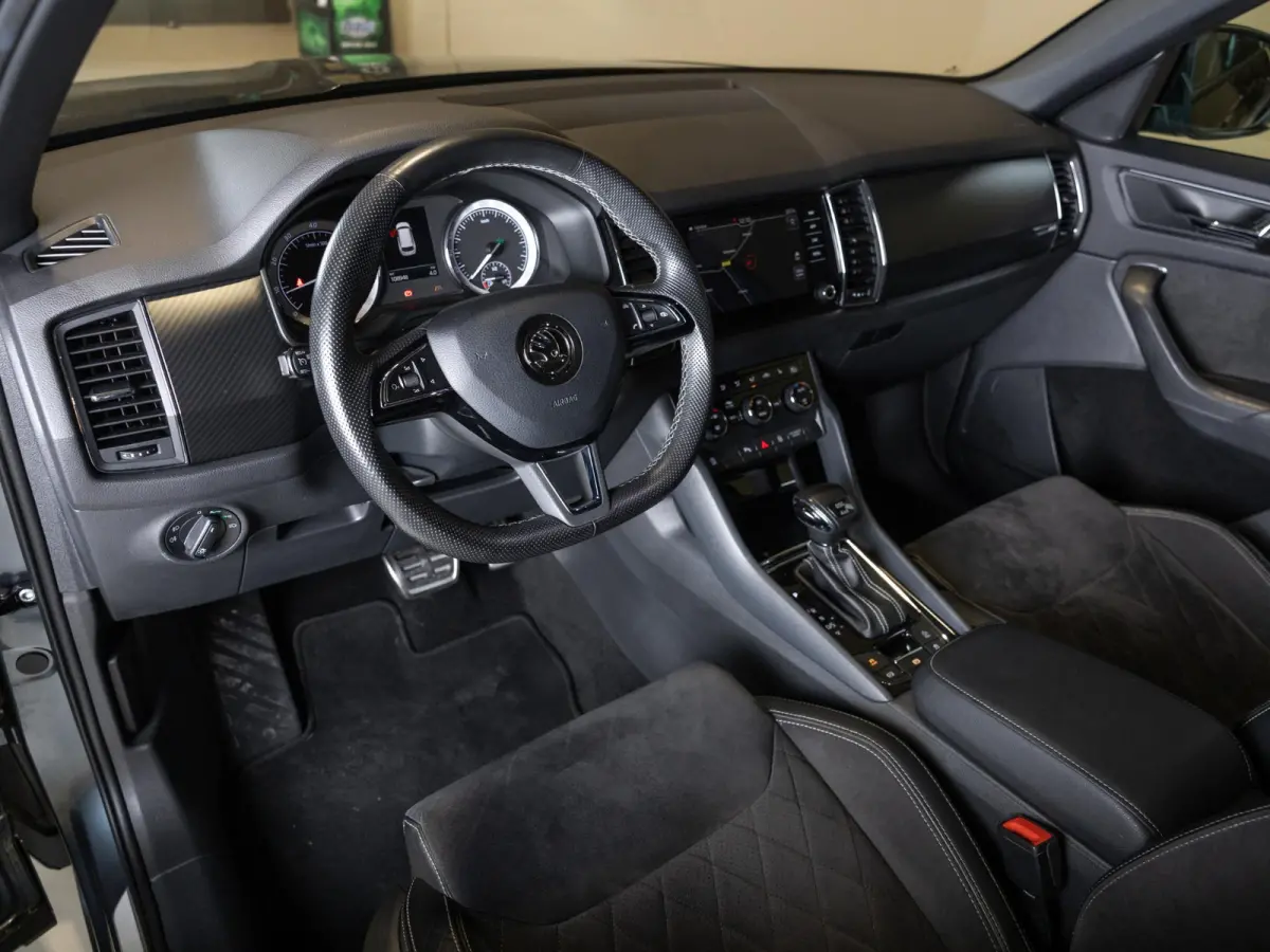 2.0 TSI 4x4 Sport Line / 180pk / Trekhaak / Panorama dak / Dodehoek herkenning /
