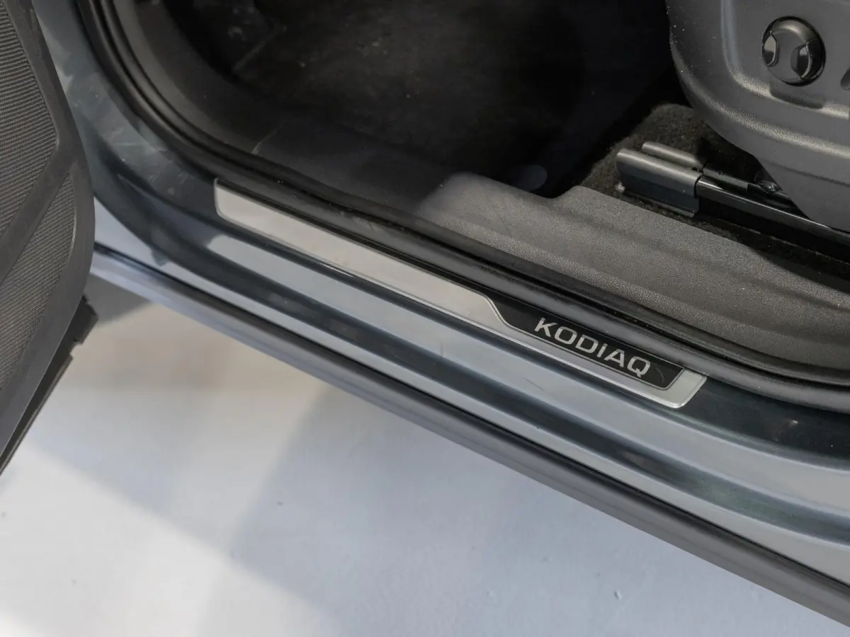 2.0 TSI 4x4 Sport Line / 180pk / Trekhaak / Panorama dak / Dodehoek herkenning /