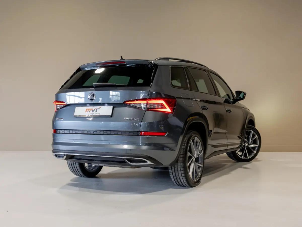 2.0 TSI 4x4 Sport Line / 180pk / Trekhaak / Panorama dak / Dodehoek herkenning /