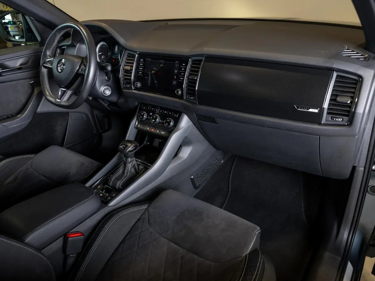 2.0 TSI 4x4 Sport Line / 180pk / Trekhaak / Panorama dak / Dodehoek herkenning /