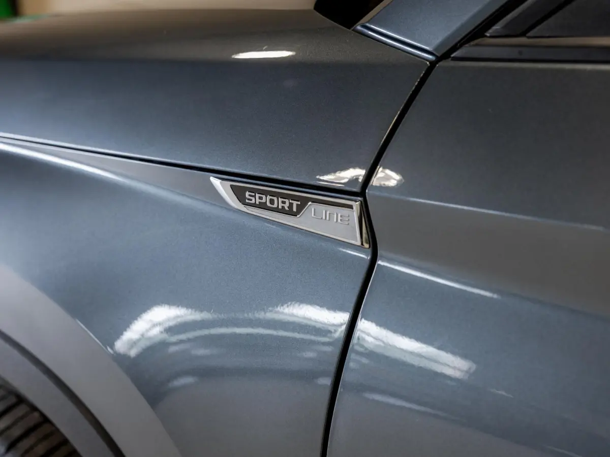 2.0 TSI 4x4 Sport Line / 180pk / Trekhaak / Panorama dak / Dodehoek herkenning /