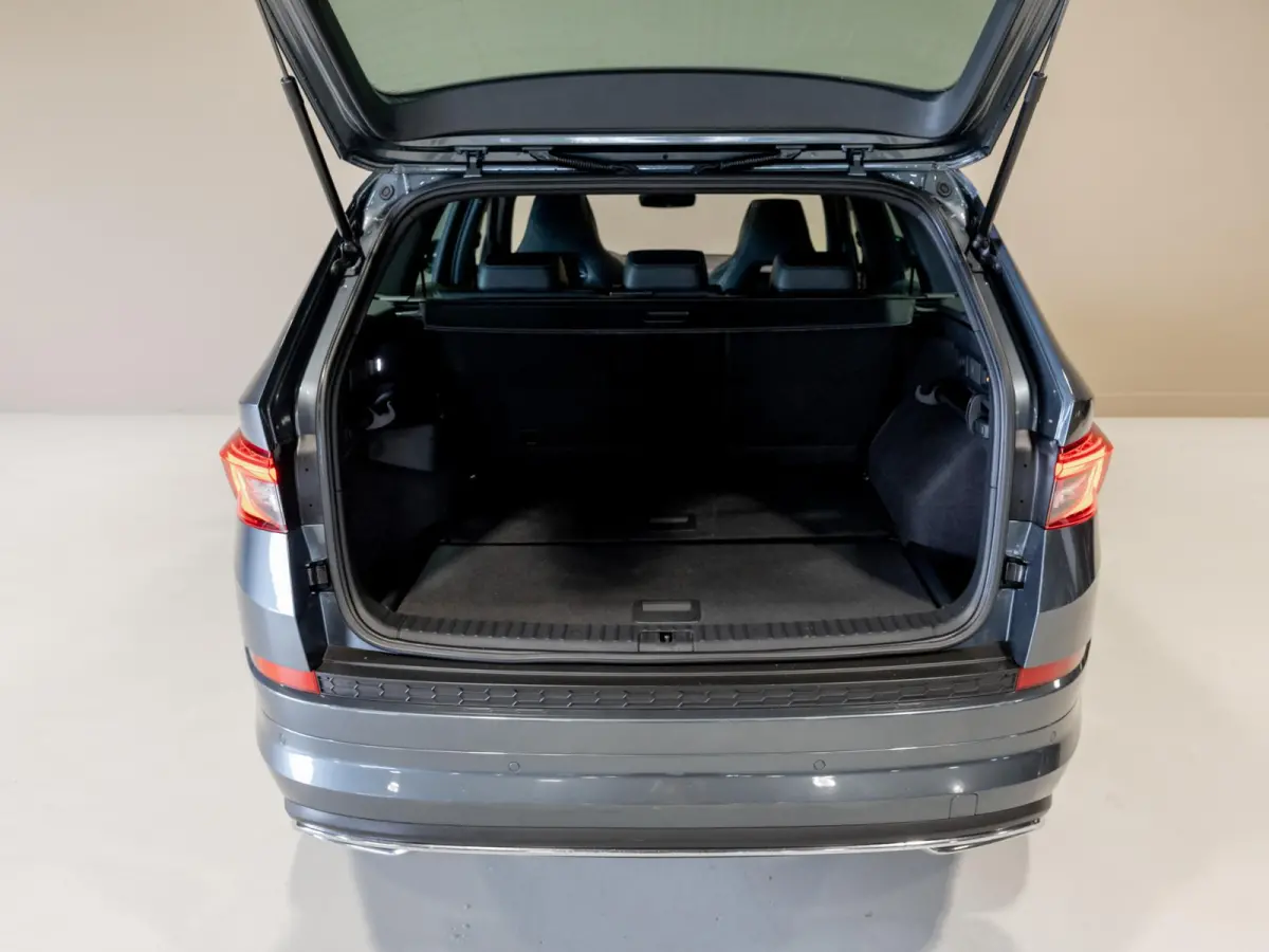 2.0 TSI 4x4 Sport Line / 180pk / Trekhaak / Panorama dak / Dodehoek herkenning /