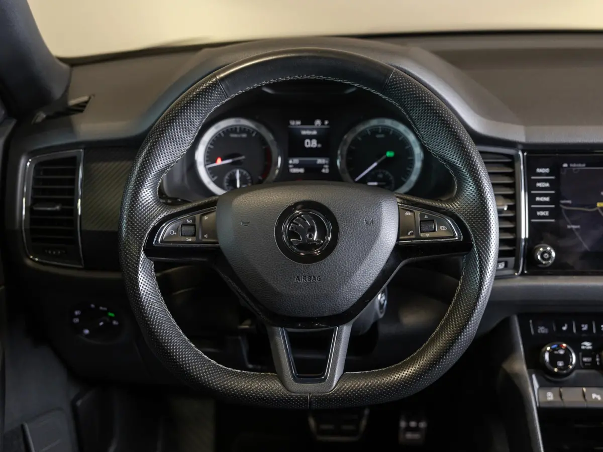 2.0 TSI 4x4 Sport Line / 180pk / Trekhaak / Panorama dak / Dodehoek herkenning /