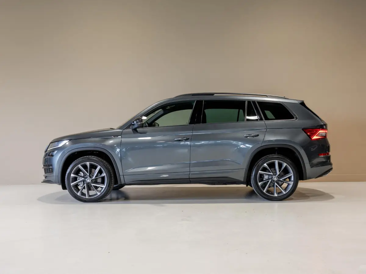 2.0 TSI 4x4 Sport Line / 180pk / Trekhaak / Panorama dak / Dodehoek herkenning /