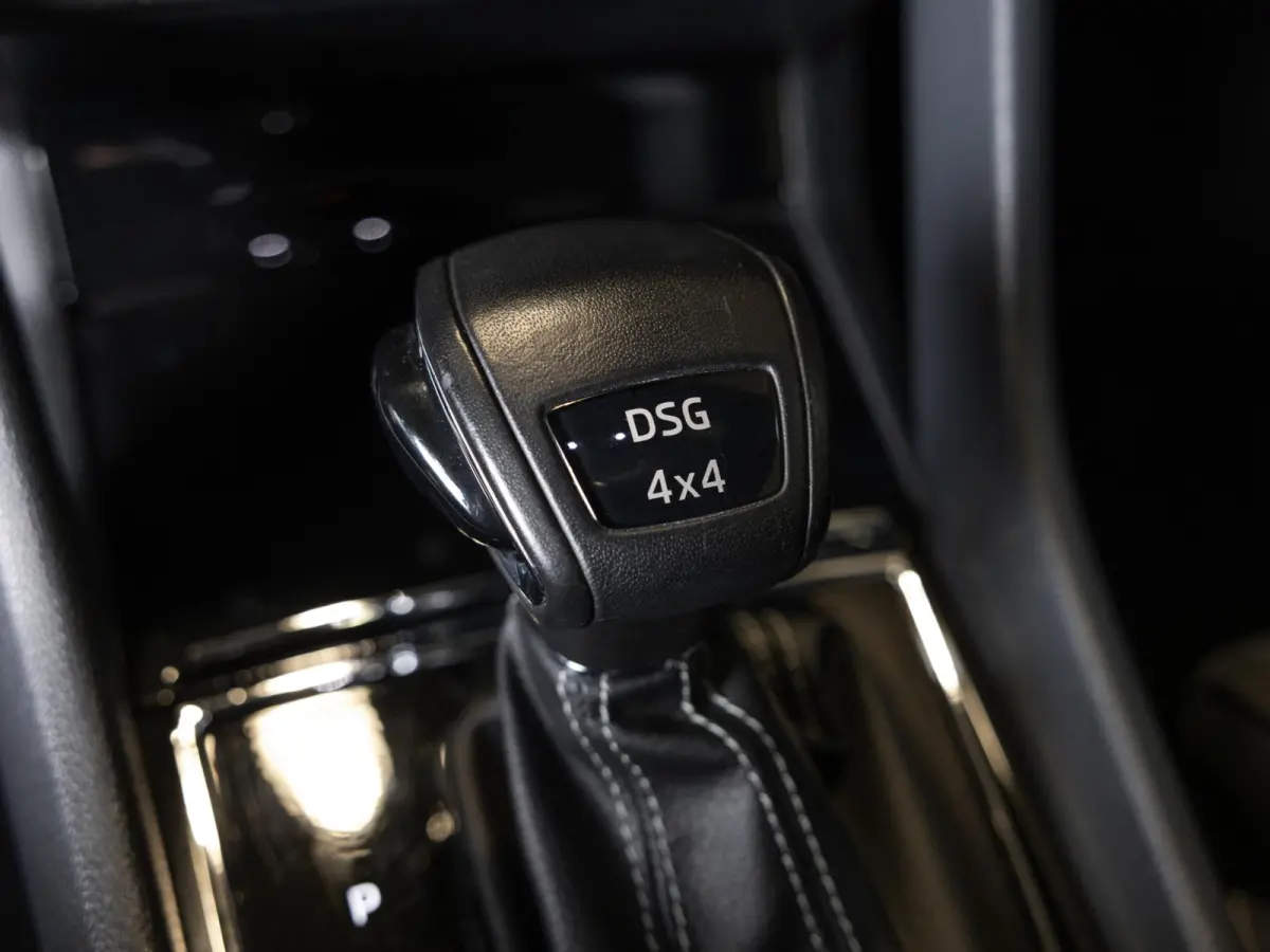 2.0 TSI 4x4 Sport Line / 180pk / Trekhaak / Panorama dak / Dodehoek herkenning /