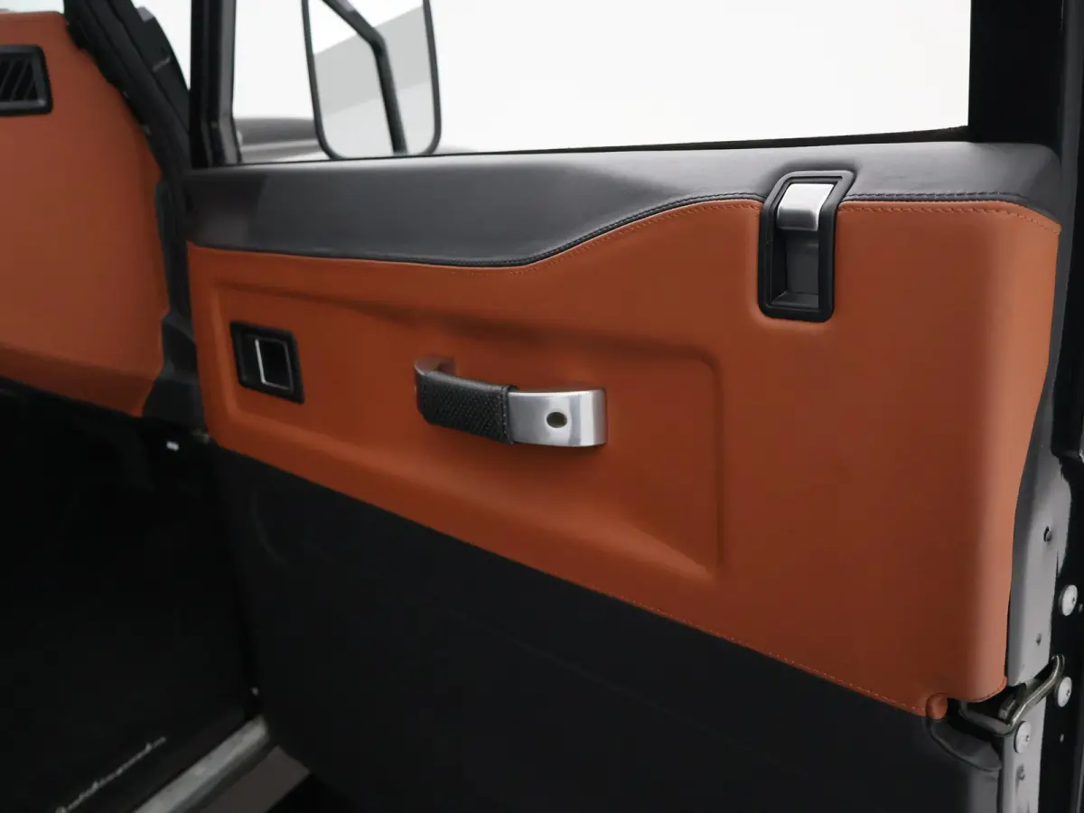 90" 2.2D 150 PK AUTOBIOGRAPHY GRIJS KENTEKEN *31.900 KM* UNIEK - TOPSTAAT - TWO-TONE