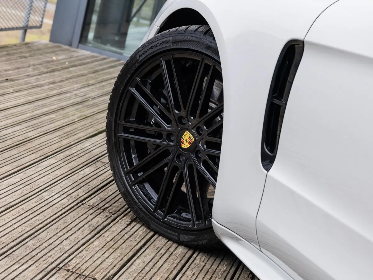 2.9 4S E-Hybrid | SPORTDESIGN | SPORTCHRONO | SPORTUITLAATSYSTEEM | PDLS+ | PASM LUCHTVERING | ACHTERASBESTURING | BOSE | SOFTCLOSE | SFEERVERLICHTING | PANORAMA/SCHUIF-KANTELDAK | NL AUTO |