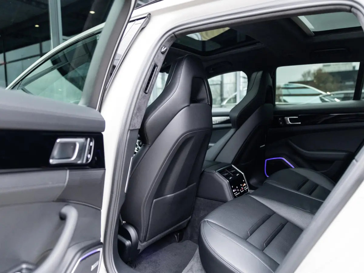 2.9 4S E-Hybrid | SPORTDESIGN | SPORTCHRONO | SPORTUITLAATSYSTEEM | PDLS+ | PASM LUCHTVERING | ACHTERASBESTURING | BOSE | SOFTCLOSE | SFEERVERLICHTING | PANORAMA/SCHUIF-KANTELDAK | NL AUTO |