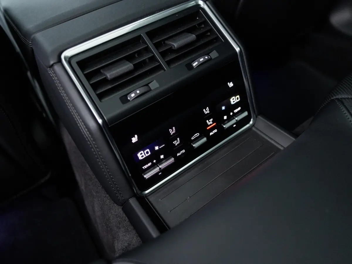 2.9 4S E-Hybrid | SPORTDESIGN | SPORTCHRONO | SPORTUITLAATSYSTEEM | PDLS+ | PASM LUCHTVERING | ACHTERASBESTURING | BOSE | SOFTCLOSE | SFEERVERLICHTING | PANORAMA/SCHUIF-KANTELDAK | NL AUTO |