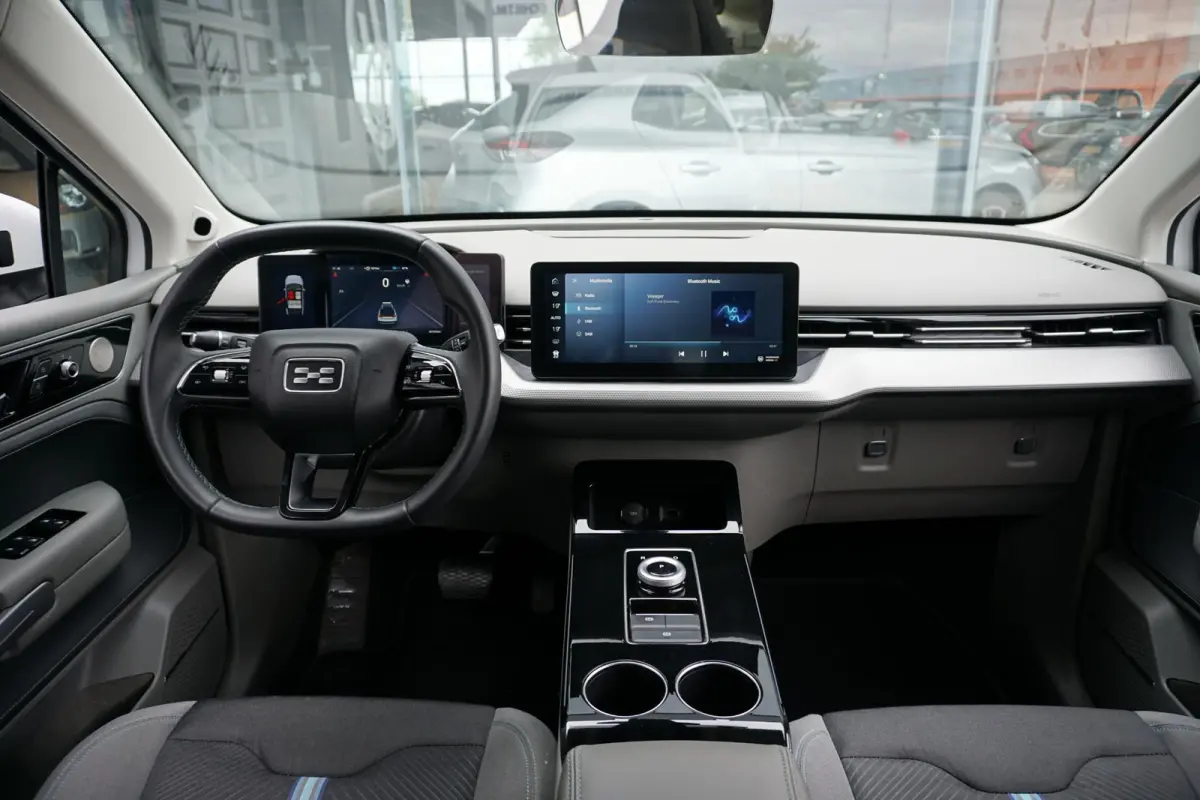 63kWh + 360 CAMERA / ADAPTIEVE CRUISE /