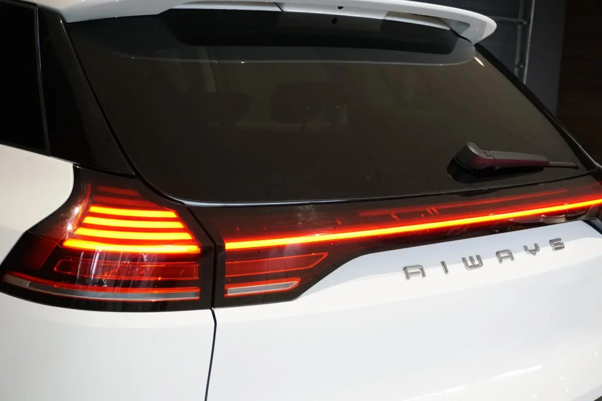 63kWh + 360 CAMERA / ADAPTIEVE CRUISE /