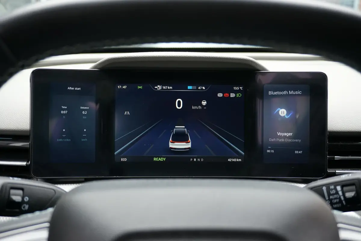 63kWh + 360 CAMERA / ADAPTIEVE CRUISE /