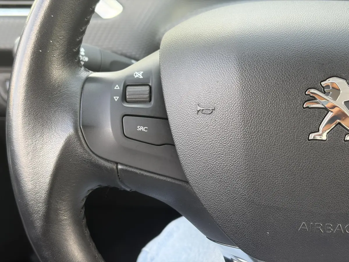 1.2 PureTech Blue Lion 2e Eigenaar,131pk,Carplay,Navi,Dealer Onderhouden,6 Bak,D-riem vv in 2024,Pdc,N.A.P,Apk tot 04-2027
