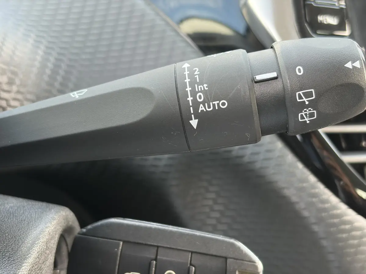 1.2 PureTech Blue Lion 2e Eigenaar,131pk,Carplay,Navi,Dealer Onderhouden,6 Bak,D-riem vv in 2024,Pdc,N.A.P,Apk tot 04-2027