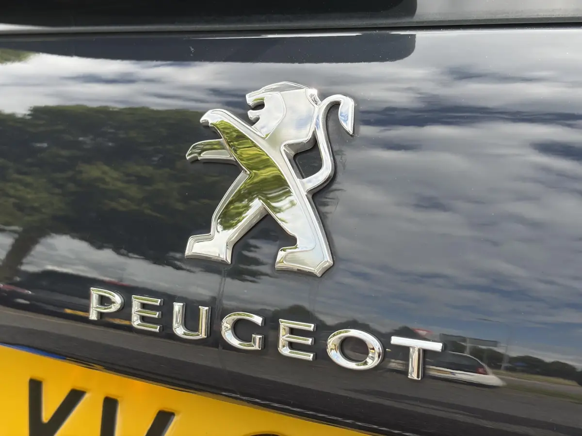 1.2 PureTech Blue Lion 2e Eigenaar,131pk,Carplay,Navi,Dealer Onderhouden,6 Bak,D-riem vv in 2024,Pdc,N.A.P,Apk tot 04-2027
