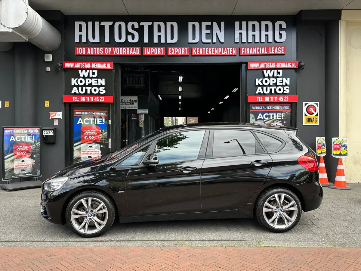 220i High Executive Aut Navi Clima PDC Stoelverwarming