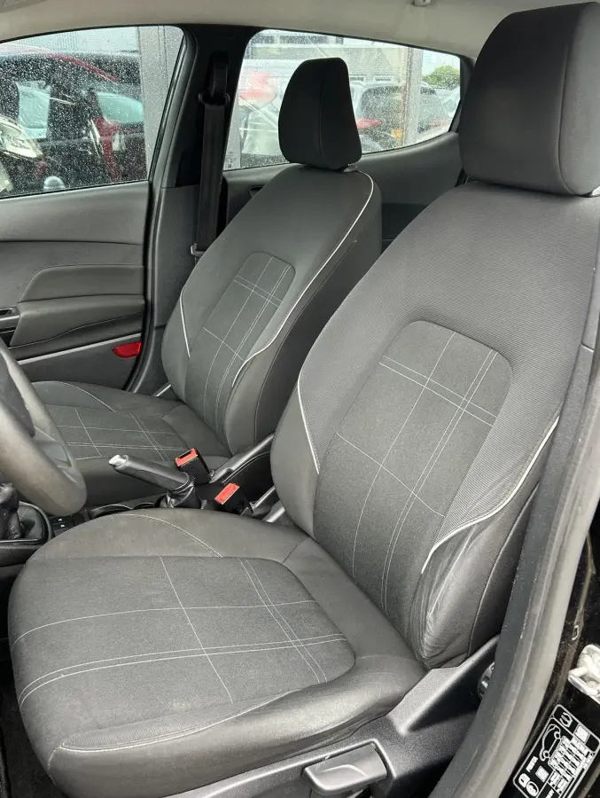 1.1 Trend | NL AUTO | Parkeersensoren | Navigatie | Airco | DAB+ | 2 Sleutels | Carplay | APK tot 09-04-2027 |